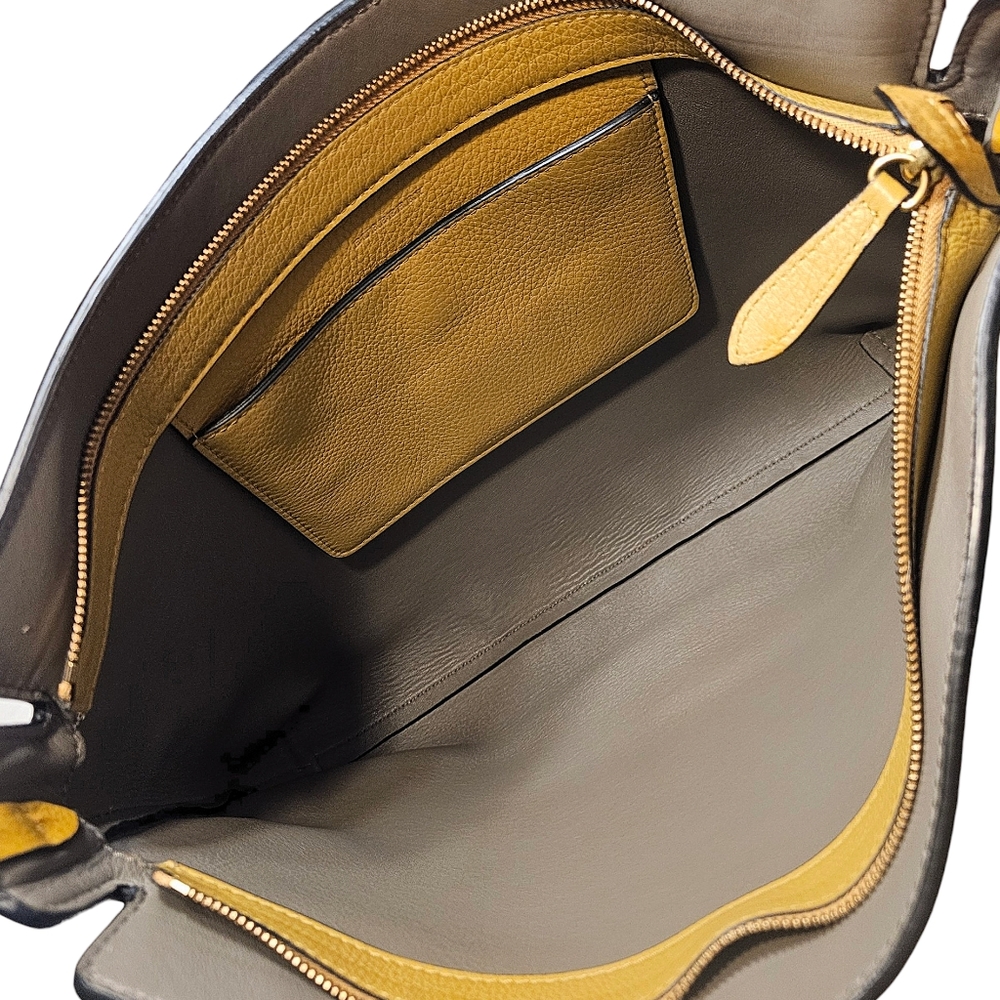 BURBERRY CLUTCH - Picture 11 of 15